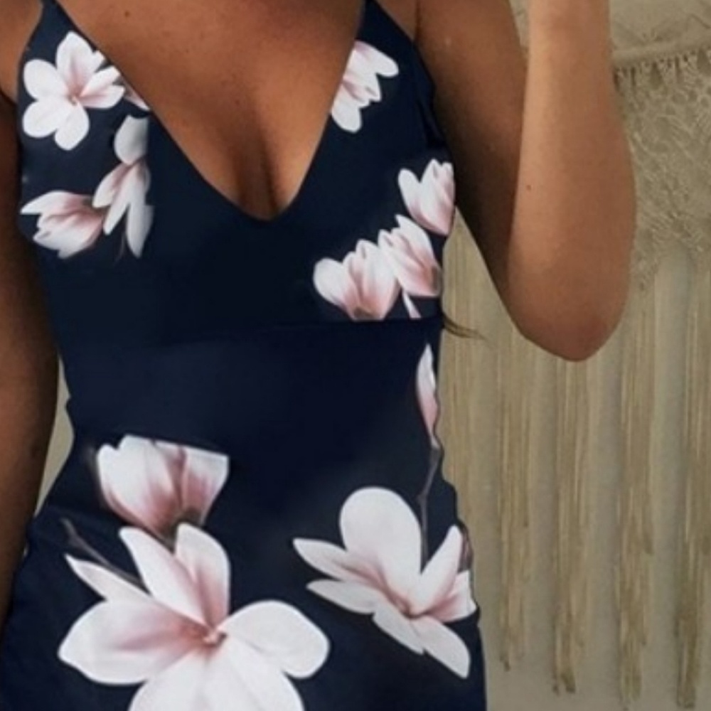 Bodycon Navy Strappy White Flowered Dress - Picture 6 of 7